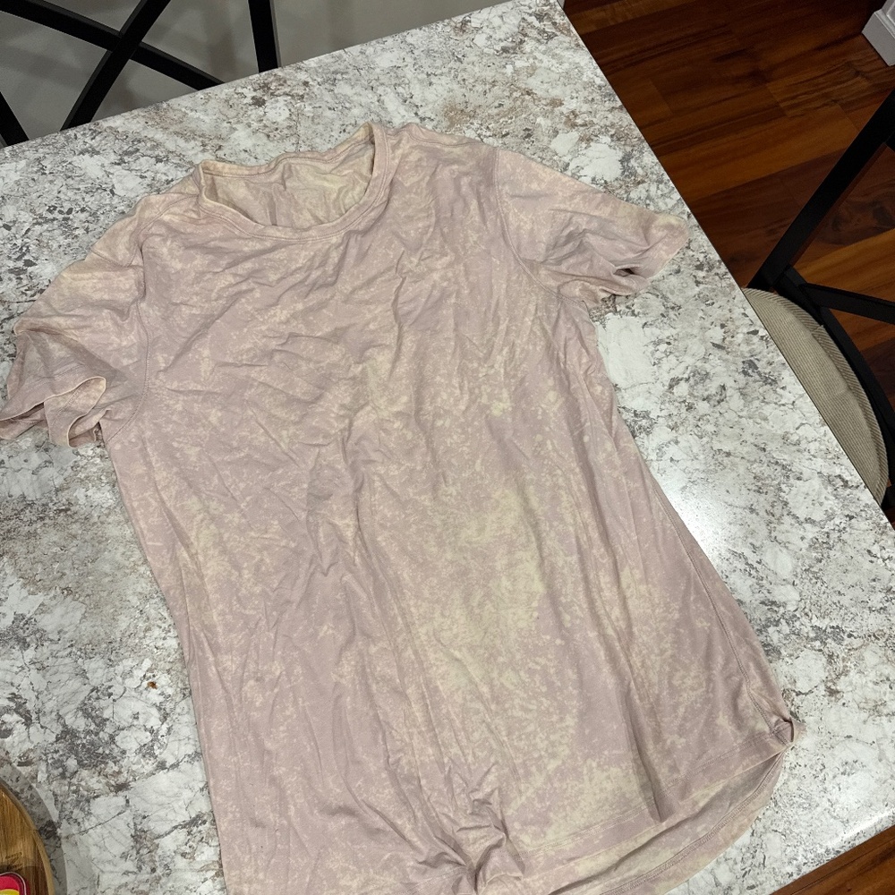 Lululemon workout shirt